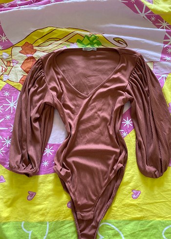 Pembe V Yaka Drapeli Kadın Body