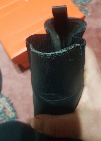 Siyah Deri Yılan Desenli Kemerli Topuklu Bot - Görsel 8