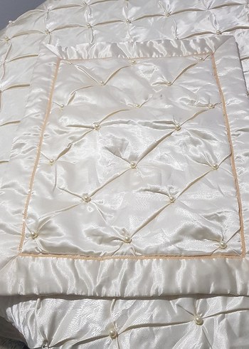 Parlak Krem Düz Yatak Örtüsü - Görsel 5