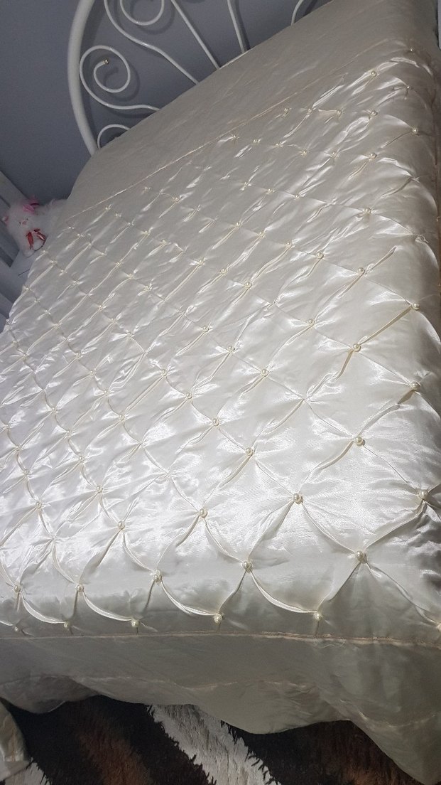 Parlak Krem Düz Yatak Örtüsü - Görsel 2