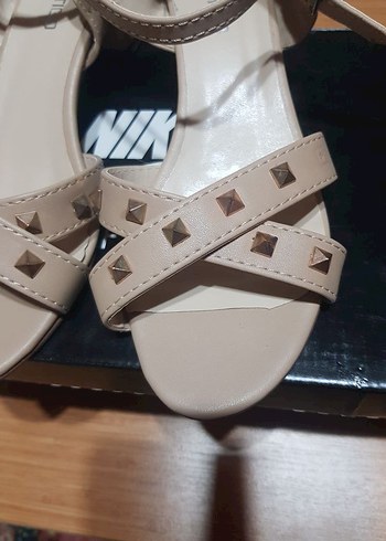 Bej Tokalı Kadın Topuklu Sandalet - Görsel 2