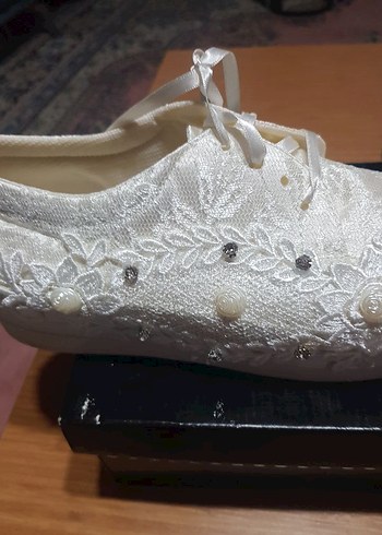 Dantel İşlemeli Beyaz Dolgu Topuklu Kadın Spor Ayakkabı - Görsel 6