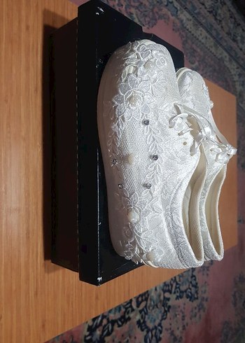 Dantel İşlemeli Beyaz Dolgu Topuklu Kadın Spor Ayakkabı - Görsel 3