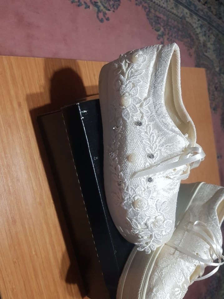 Dantel İşlemeli Beyaz Dolgu Topuklu Kadın Spor Ayakkabı - Görsel 4