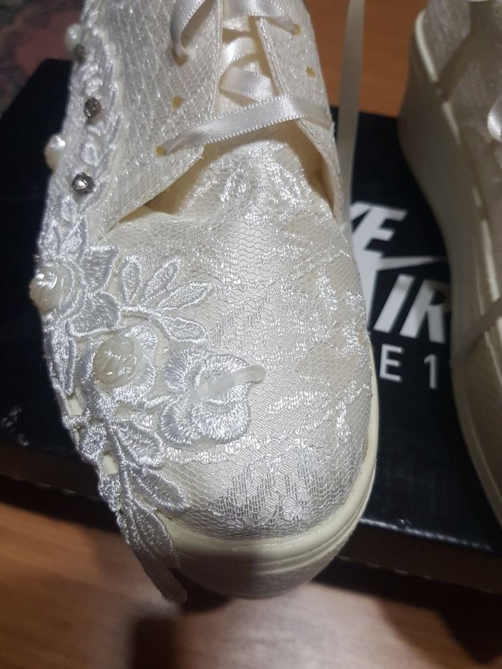 Dantel İşlemeli Beyaz Dolgu Topuklu Kadın Spor Ayakkabı - Görsel 5