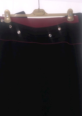 Siyah Uzun Dökümlü Gotik Etek - Görsel 2