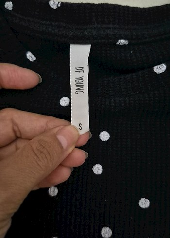 Siyah puantiyeli tşirt (crop tarzı) S beden - Görsel 3