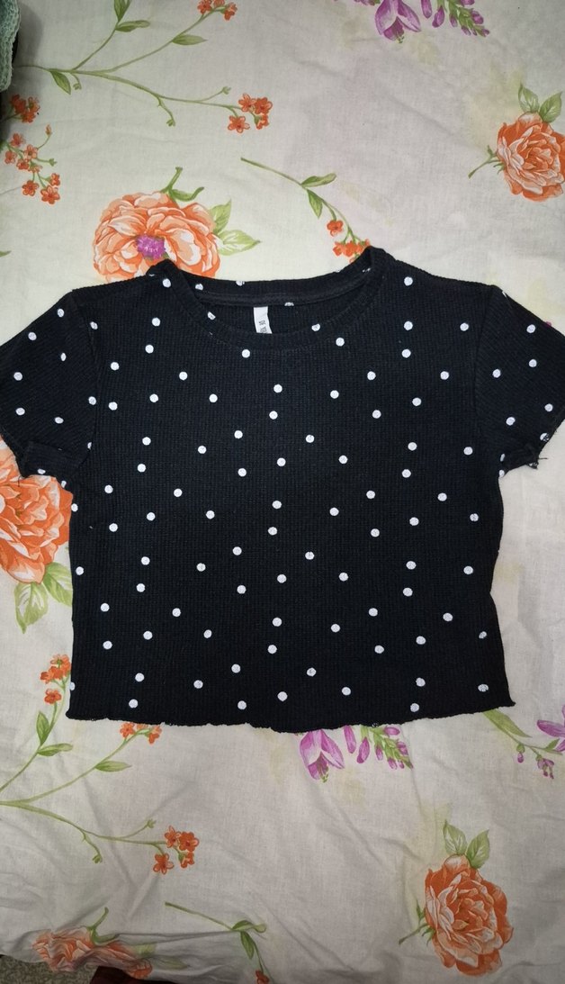 Siyah puantiyeli tşirt (crop tarzı) S beden - Görsel 2