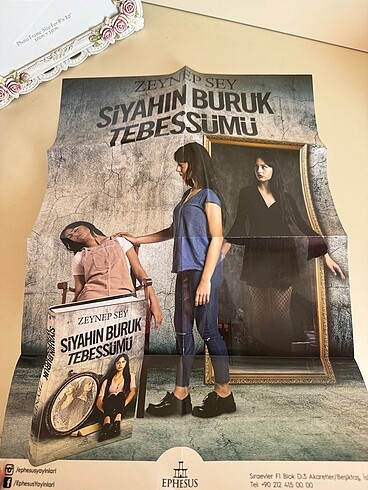  Siyahın buruk tebessümü