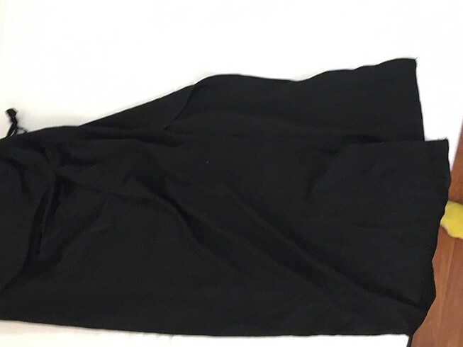 s Beden siyah yırtmaçlı elbise