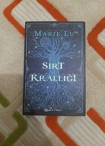 Sırt Krallığı Marie Lu kitap