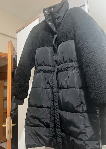 m Beden Siyah Kadın Kısa Peluş Detaylı Kışlık Mont