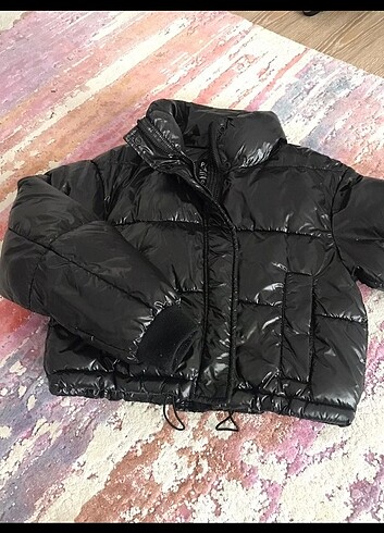 Stradivarius parlak crop mont