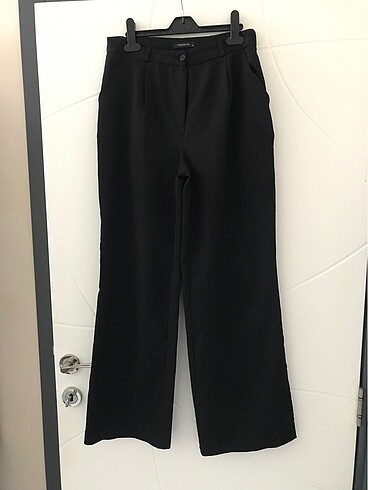 38 Beden siyah Renk Trendyolmilla kumaş pantolon