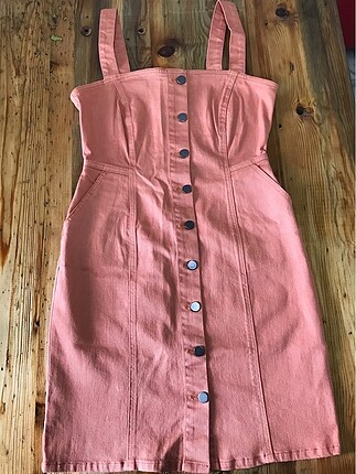 Pembe askılı elbise