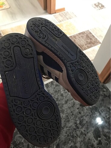 33 Beden beyaz Renk Adidas orjinal