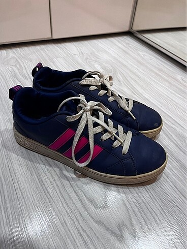 Adidas Spor Ayakkabı
