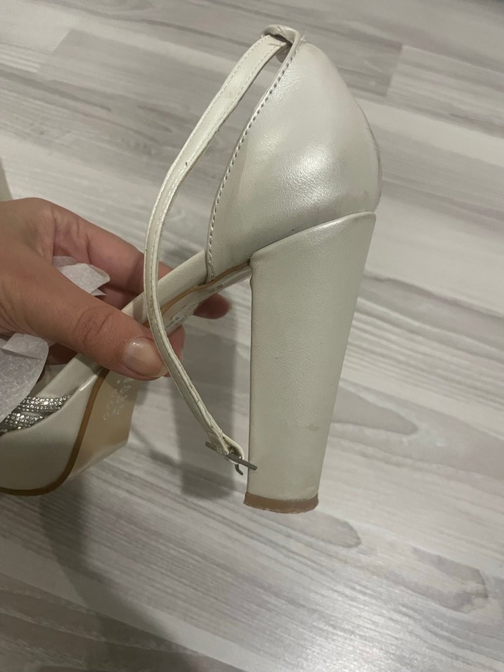 Beyaz Yılan Desenli Dolgu Topuklu Kadın Ayakkabı - Görsel 3