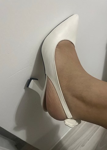 Beyaz Uzun Kollu Drapeli Tesettür Elbise - Görsel 5