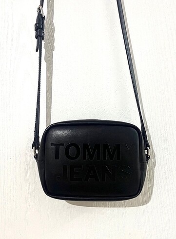 Tommy Hilfiger çanta