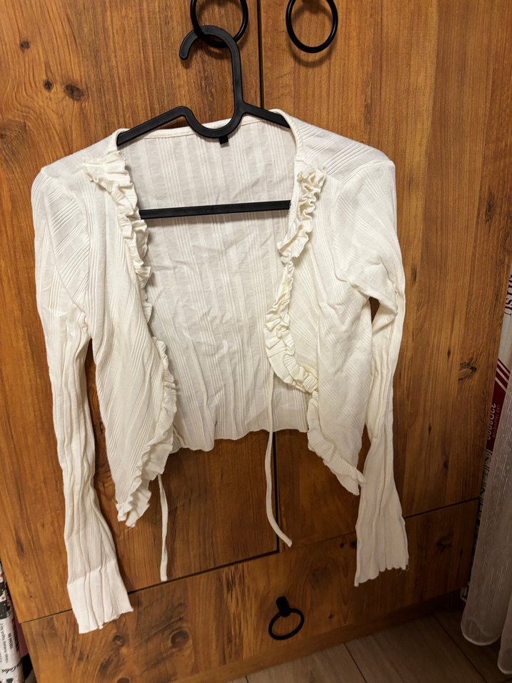 Fırfırlı Beyaz Keten V Yaka Bluz - Görsel 3