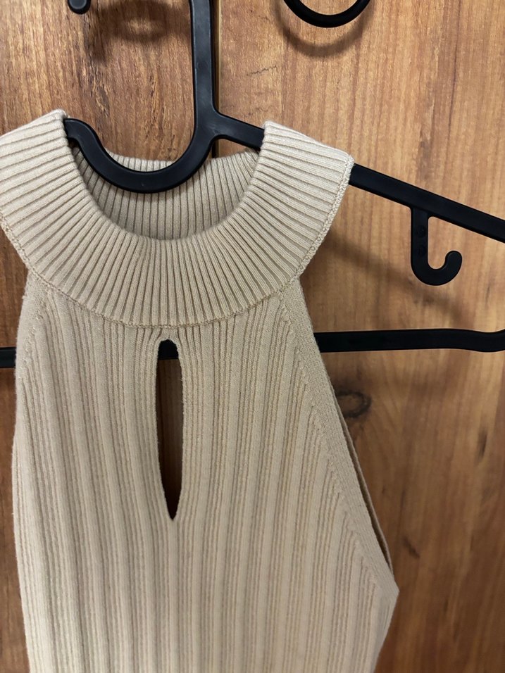 Bej Kadın Yarım Balıkçı Kolsuz Triko Süveter - Görsel 2