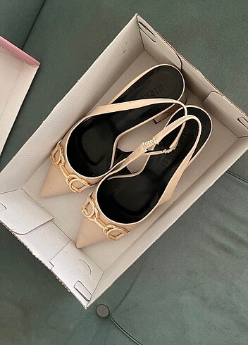 Zara Nişantaşı topuklu ayakkabı