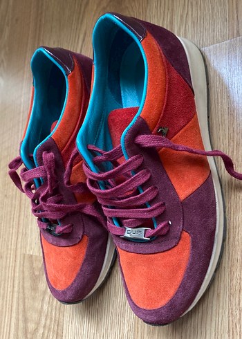 Kadın Kırmızı Süet Spor Ayakkabı - Görsel 2