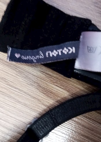 xl Beden Siyah Puantiyeli Gotik Sütyen