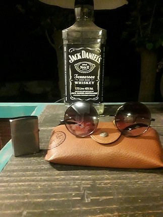 orjinal ray ban gözlük cizigi yoktur burun lastiğinin biri düşmü