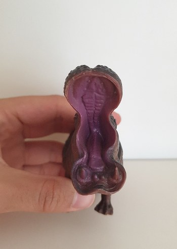 Koyu Kahverengi Su Aygırı Figürü