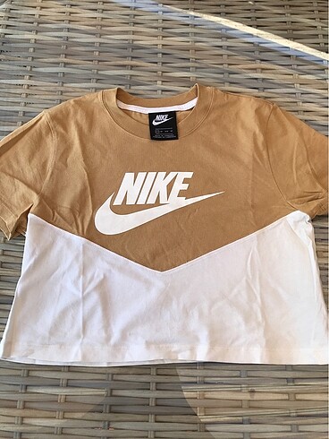 Nike crop t-shirt