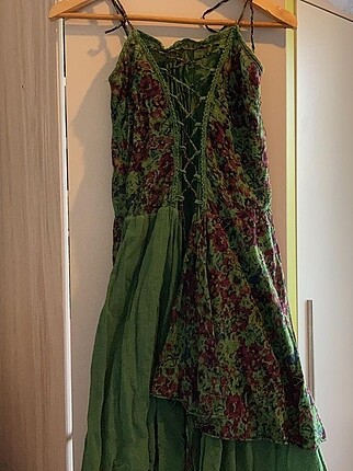 yeşil çiçekli uzun elbise