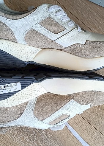 Hotiç beyaz Sneakers