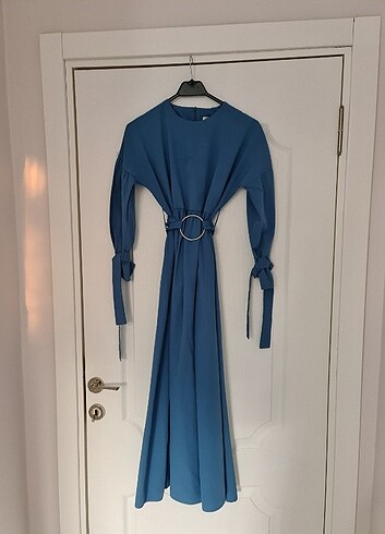 Uzun mavi elbise