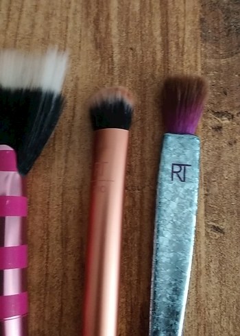 Real Techniques Pastel Pembe Makyaj Fırçası Seti