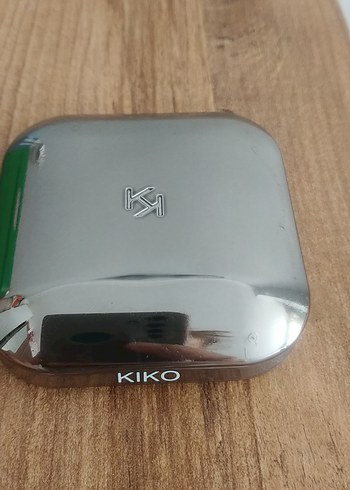 Kiko Nemlendirici ve Aydınlatıcı Krem Fondöten SPF20