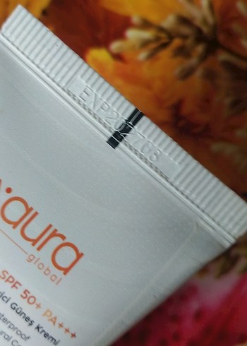 Xaura SPF 50+ Şeffaf Güneş Kremi - Görsel 3