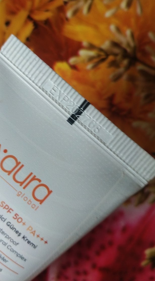 Xaura SPF 50+ Şeffaf Güneş Kremi - Görsel 3