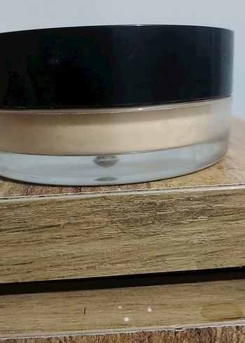 NYX PROFESYONEL MAKYAJ Gevşek Ayar Tozu - Işıltılı Bej - Görsel 5