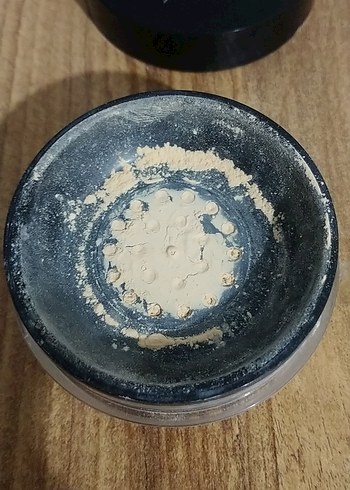 NYX PROFESYONEL MAKYAJ Gevşek Ayar Tozu - Işıltılı Bej - Görsel 6