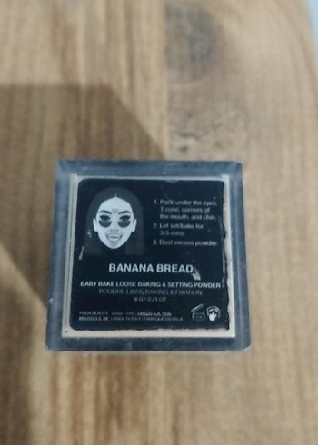 HUDA BEAUTY Siyah Pudra - Görsel 3