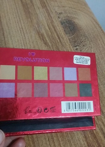 Bej Tonlarda Revolution Göz Farı Paleti - Görsel 4