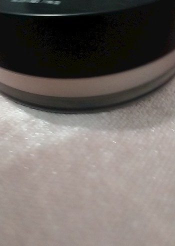 NYX Parlak Beyaz Bitirici Pudra - Görsel 4