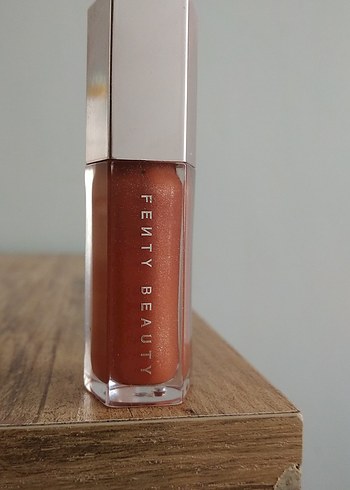 Fenty Beauty lip gloss