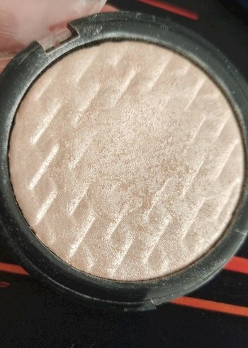Beden Renk e.l.f. Cosmetics Metallic Flare Aydınlatıcı