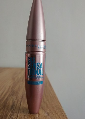 Maybelline Maybelline Suya Dayanıklı Dolgun Kirpik Maskara