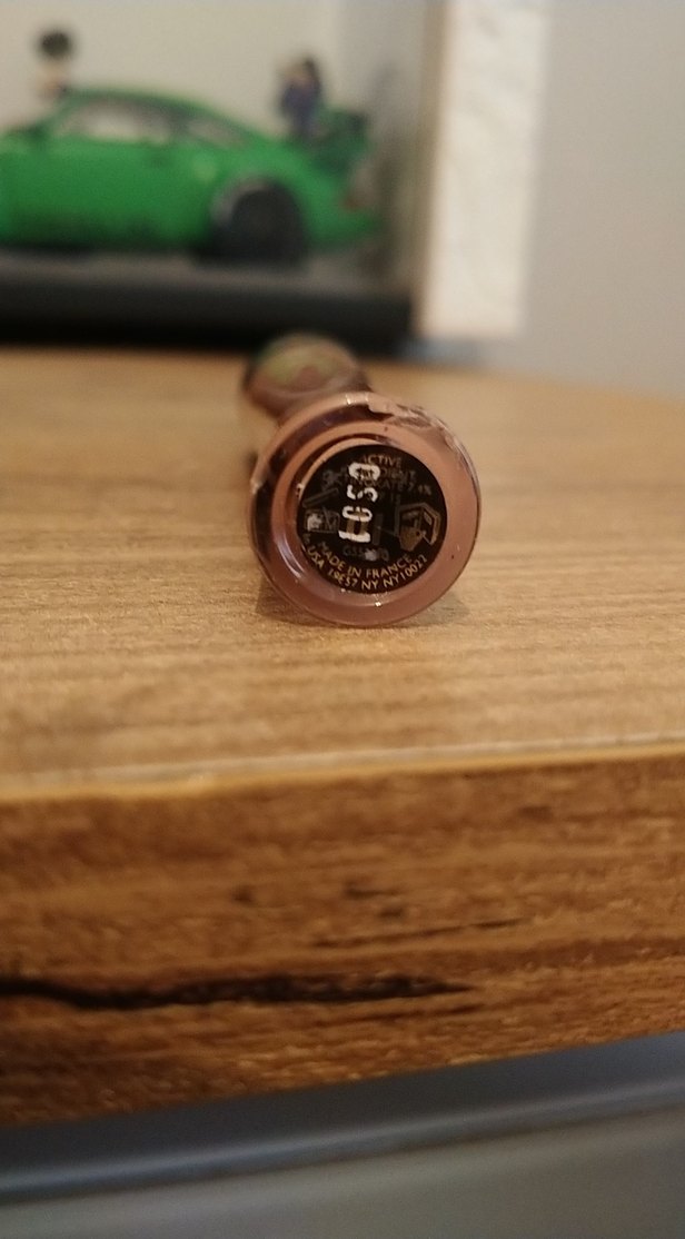 Guerlain Terra 10 Parlak Bej Dudak Parlatıcısı - Görsel 3