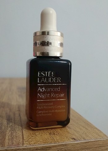 Estée Lauder Advanced Night Repair Serumu