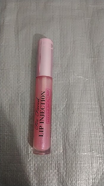 Too Faced Lip gloss 